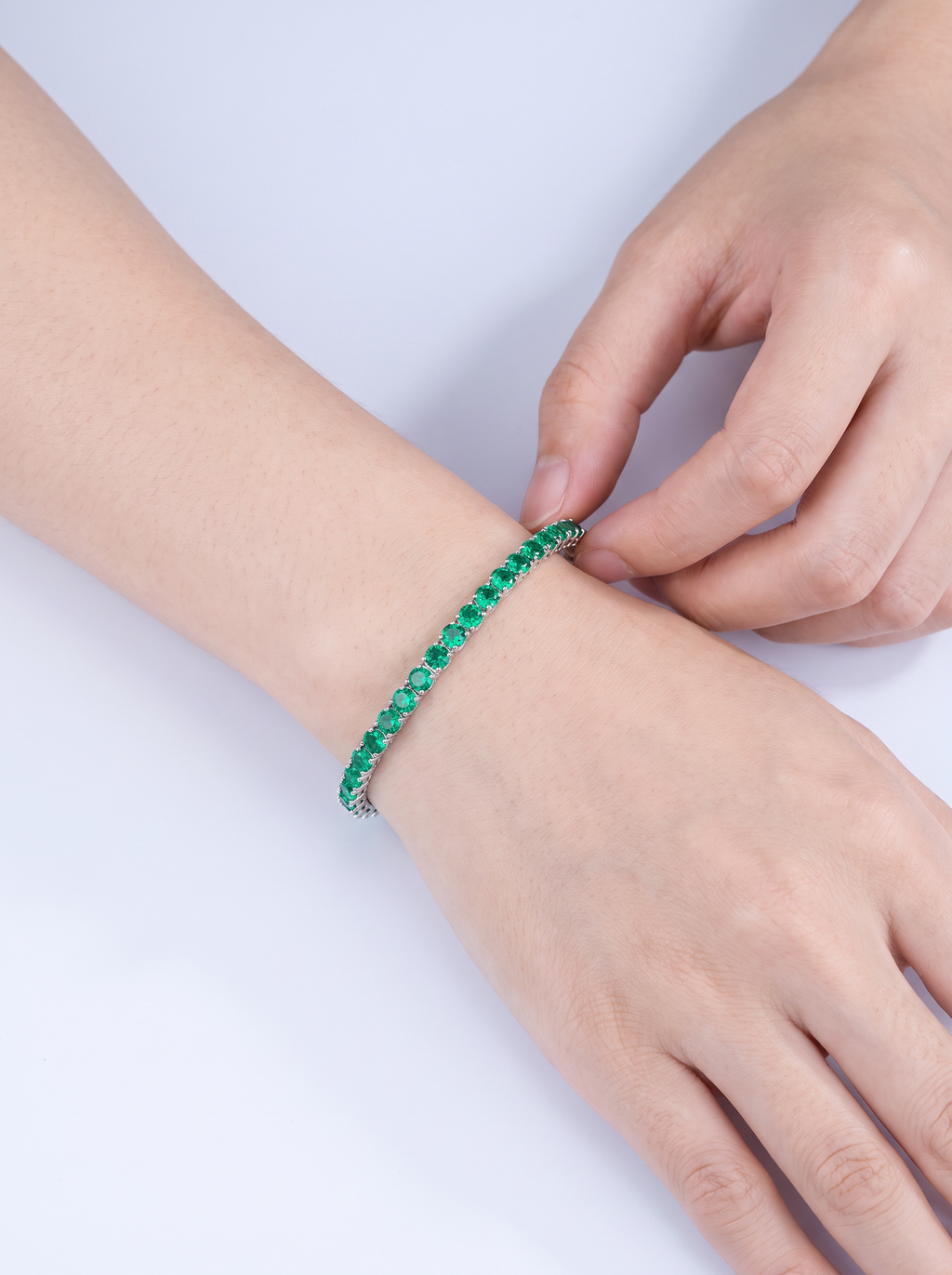 Moissanite Emerald Green Tennis Bracelet for Women, Classic 4-Prong Full-Pavé Bracelet